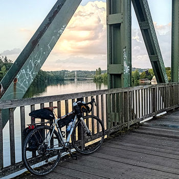 Brücke in Essen-Kupferdreh. Hier ist der Baldeneysee zu Ende
